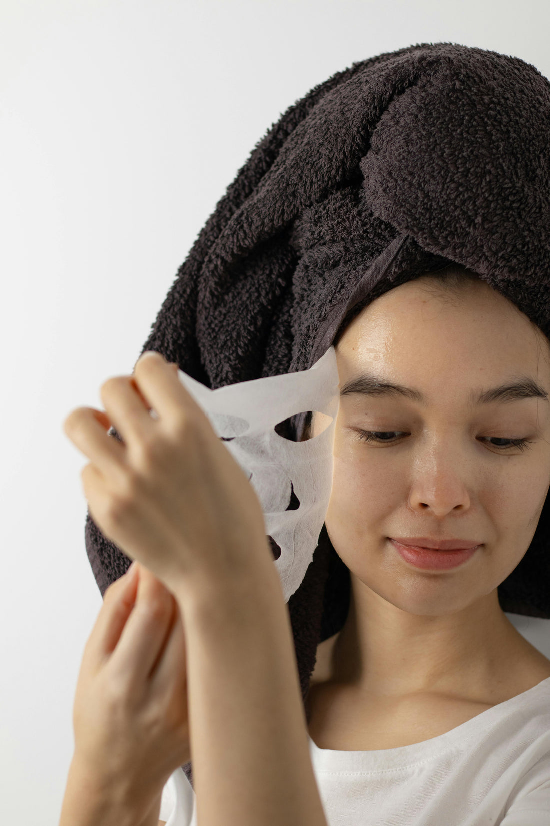 Top 5 Skincare Tips for Travelers